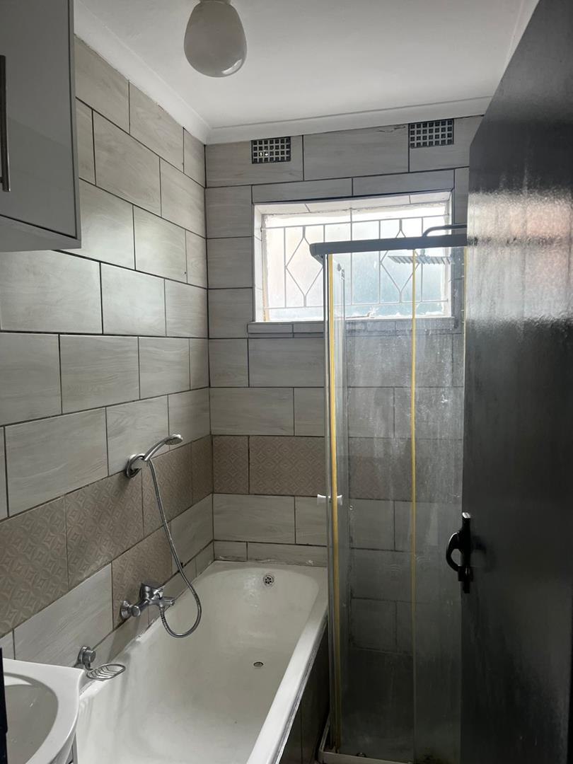 To Let 2 Bedroom Property for Rent in Lyndhurst Gauteng