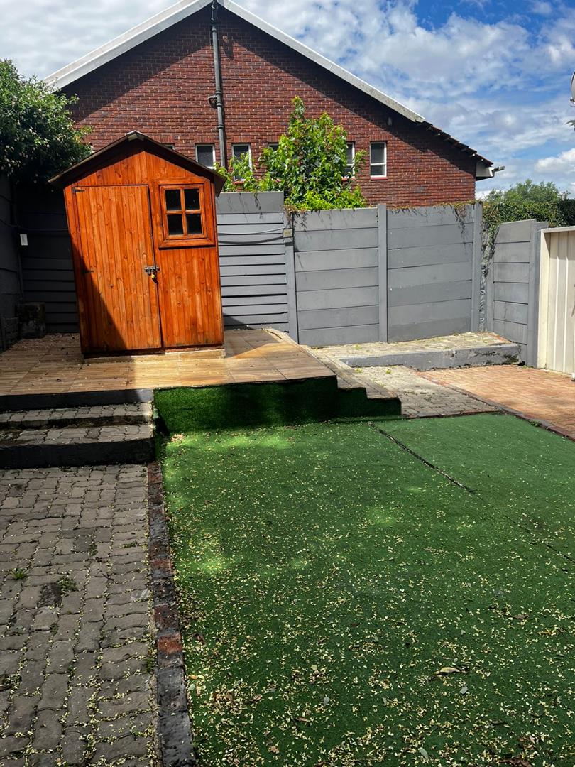 To Let 2 Bedroom Property for Rent in Lyndhurst Gauteng