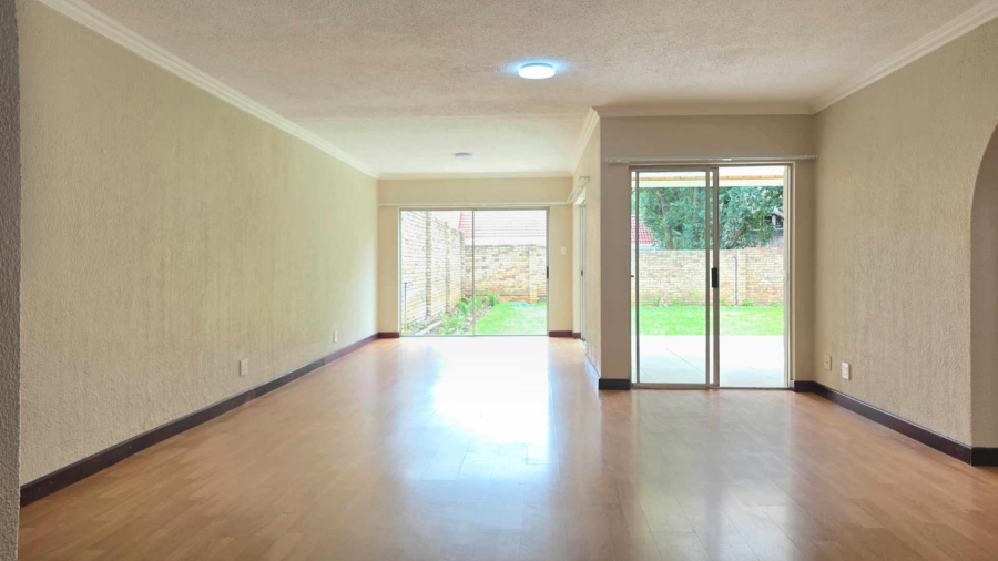 To Let 4 Bedroom Property for Rent in Sandown Gauteng