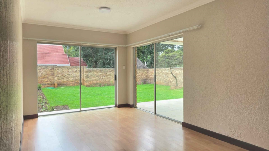 To Let 4 Bedroom Property for Rent in Sandown Gauteng