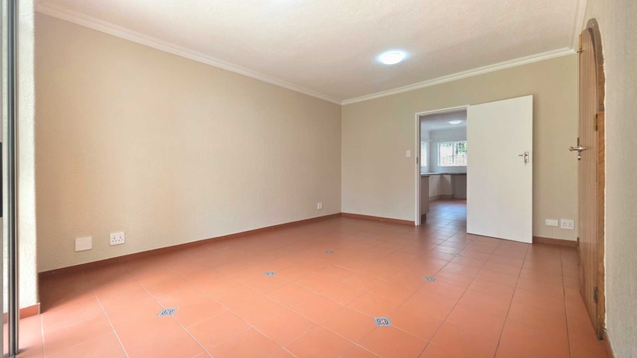 To Let 4 Bedroom Property for Rent in Sandown Gauteng