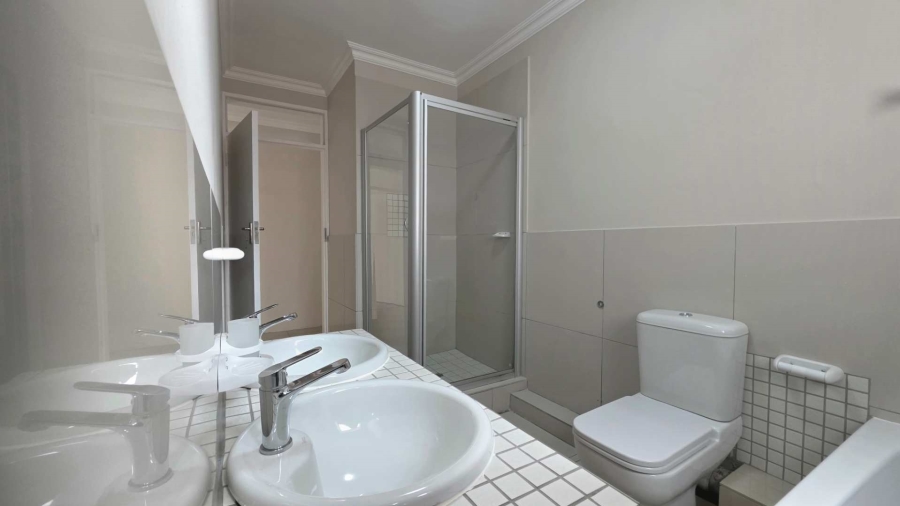 To Let 4 Bedroom Property for Rent in Sandown Gauteng