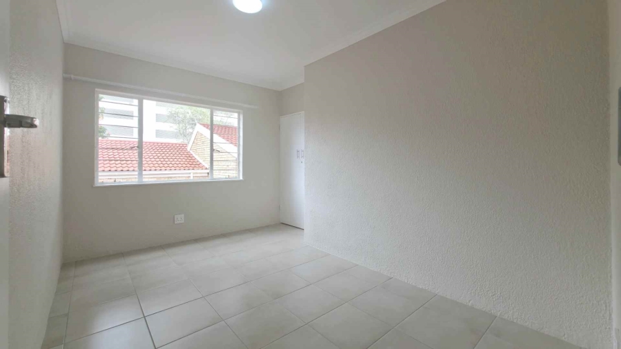 To Let 4 Bedroom Property for Rent in Sandown Gauteng