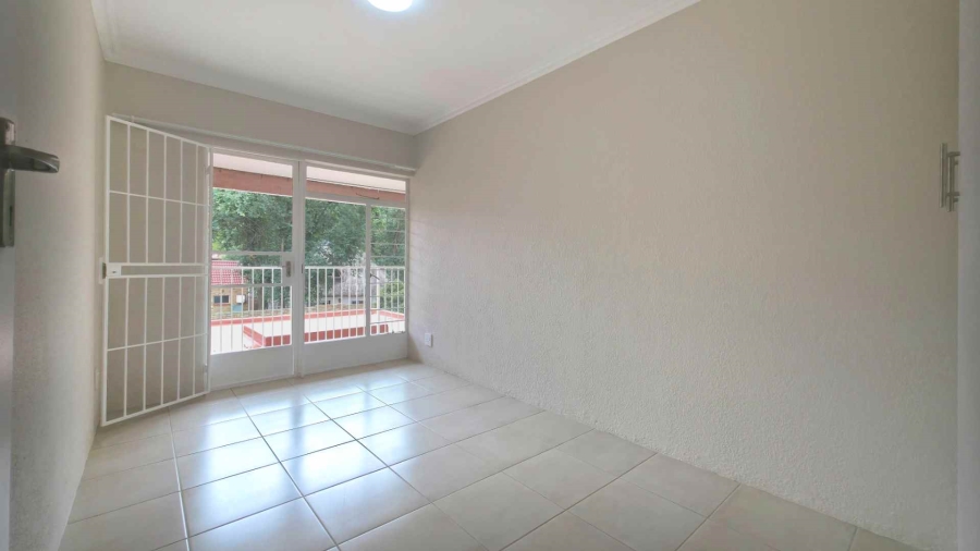 To Let 4 Bedroom Property for Rent in Sandown Gauteng