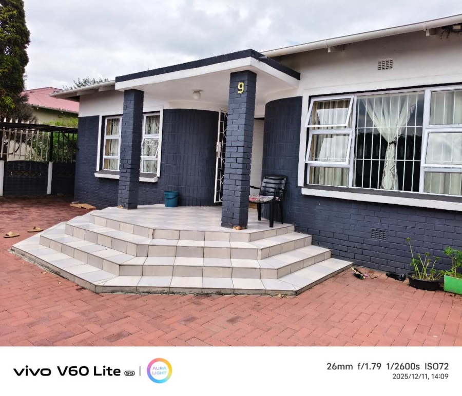 6 Bedroom Property for Sale in Florentia Gauteng