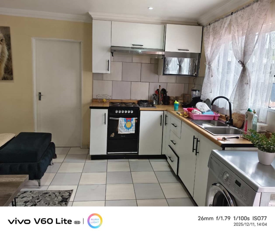 6 Bedroom Property for Sale in Florentia Gauteng