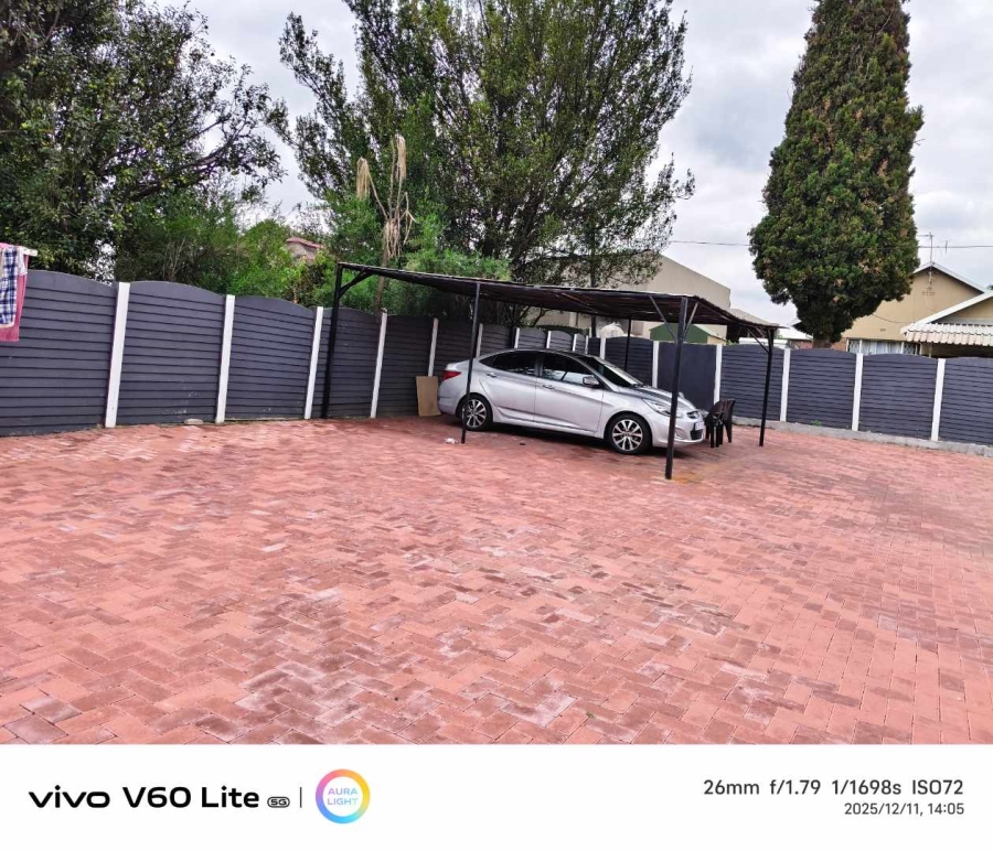 6 Bedroom Property for Sale in Florentia Gauteng