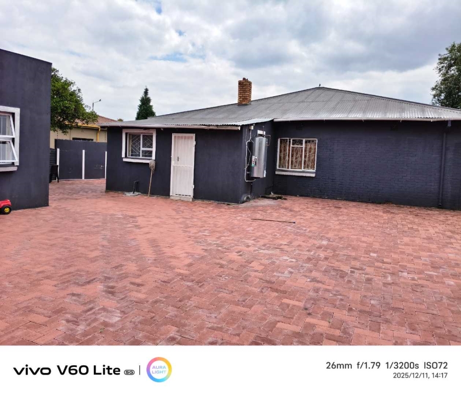 6 Bedroom Property for Sale in Florentia Gauteng