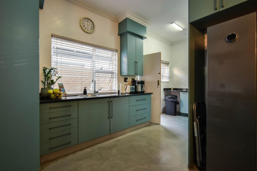 5 Bedroom Property for Sale in Muckleneuk Gauteng