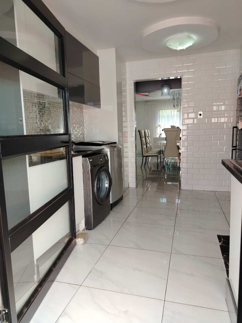 4 Bedroom Property for Sale in Strubenvale Gauteng