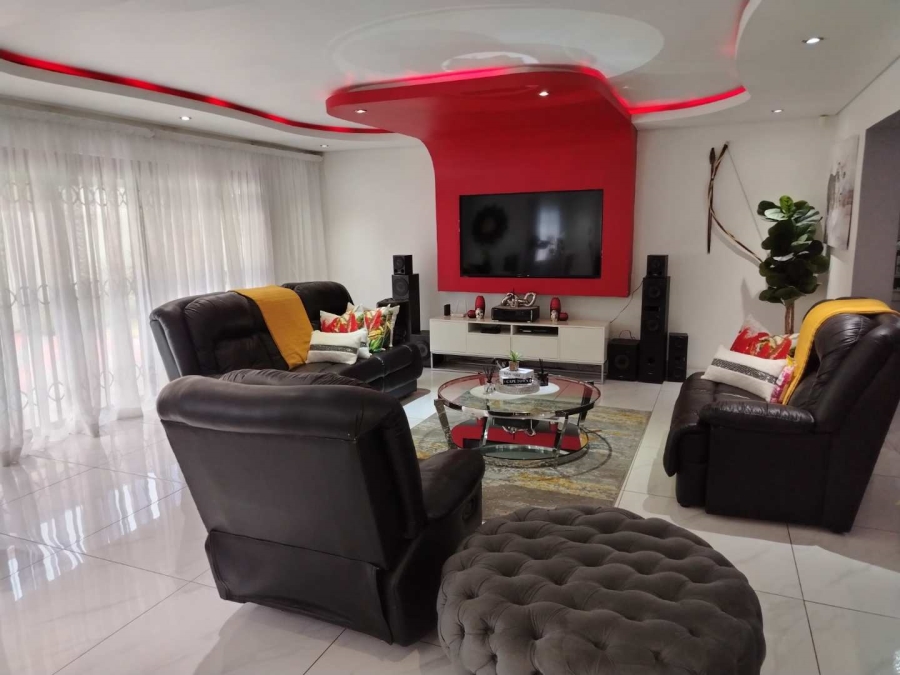 4 Bedroom Property for Sale in Strubenvale Gauteng