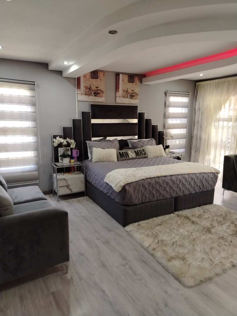 4 Bedroom Property for Sale in Strubenvale Gauteng