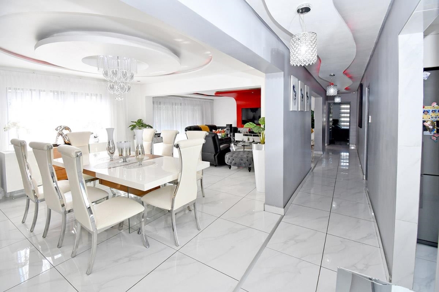 4 Bedroom Property for Sale in Strubenvale Gauteng