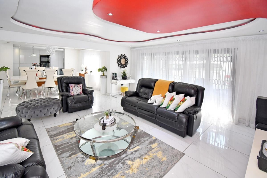 4 Bedroom Property for Sale in Strubenvale Gauteng