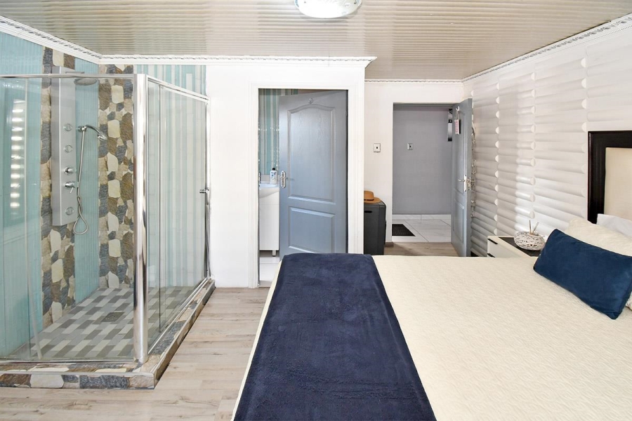 4 Bedroom Property for Sale in Strubenvale Gauteng