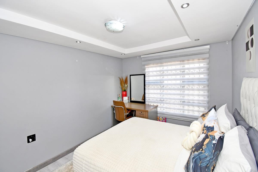 4 Bedroom Property for Sale in Strubenvale Gauteng