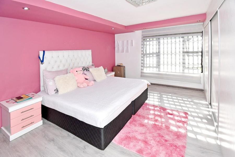 4 Bedroom Property for Sale in Strubenvale Gauteng