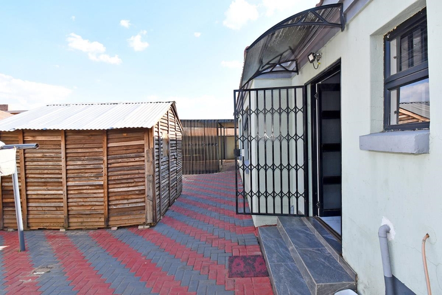 4 Bedroom Property for Sale in Strubenvale Gauteng