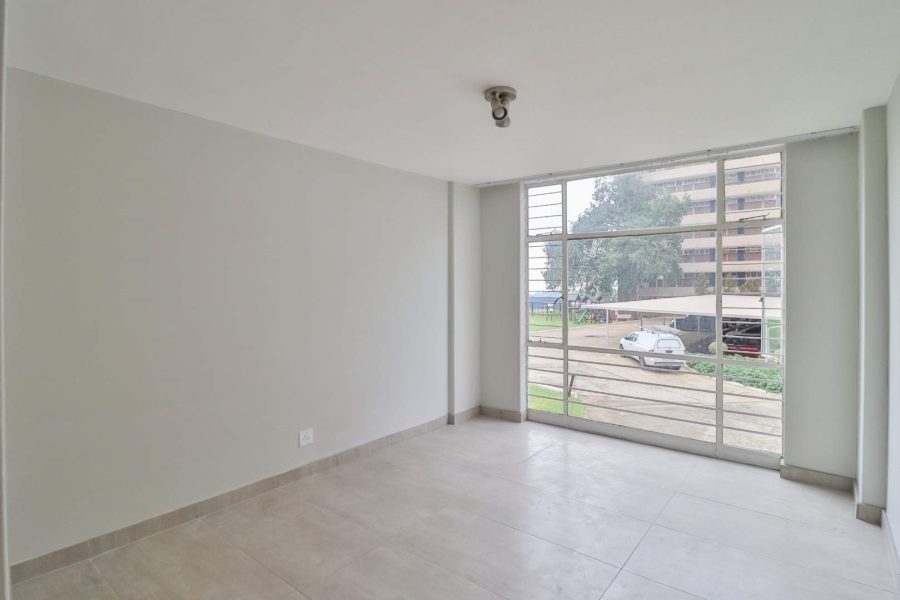 To Let 2 Bedroom Property for Rent in Constantia Kloof Gauteng