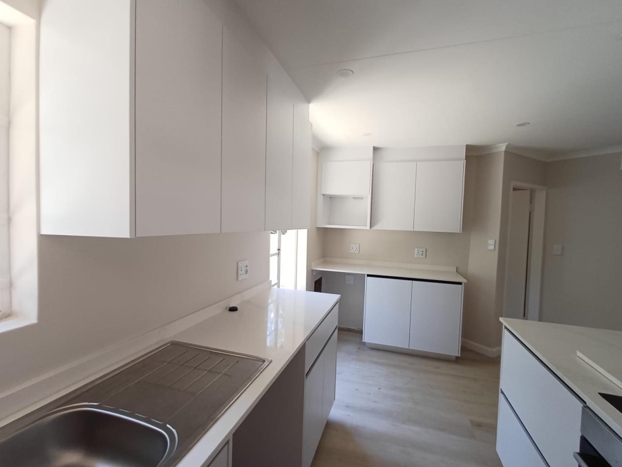 To Let 2 Bedroom Property for Rent in Sonneglans Gauteng