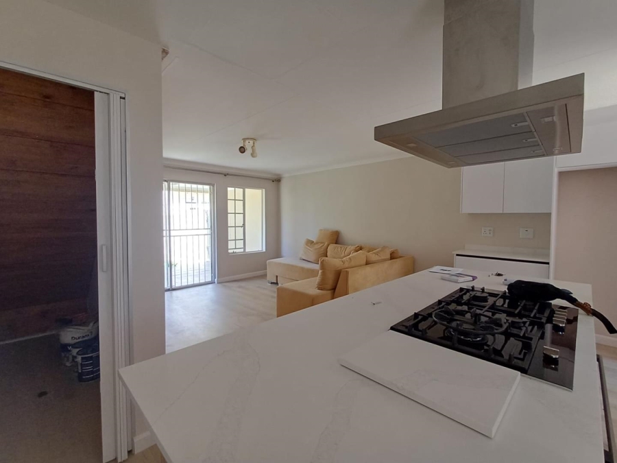 To Let 2 Bedroom Property for Rent in Sonneglans Gauteng