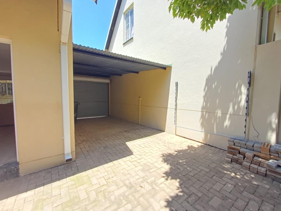 To Let 2 Bedroom Property for Rent in Sonneglans Gauteng