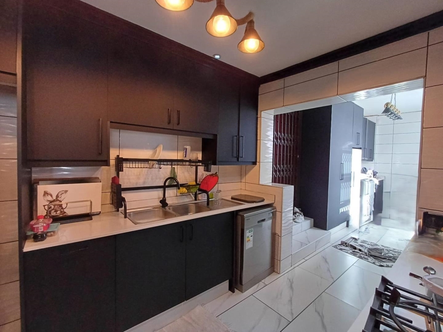 To Let 5 Bedroom Property for Rent in North Riding AH Gauteng