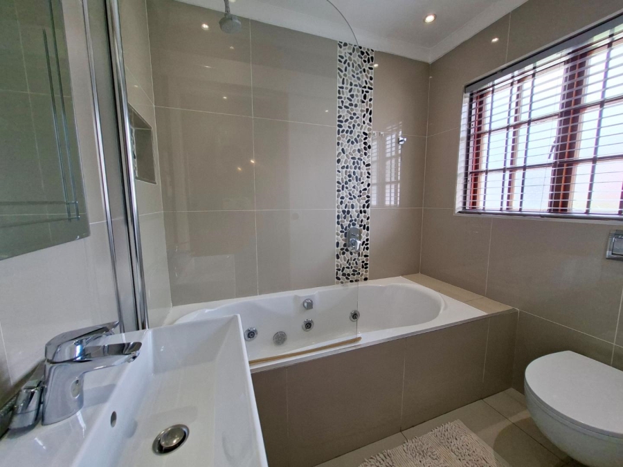 To Let 4 Bedroom Property for Rent in Morningside Gauteng