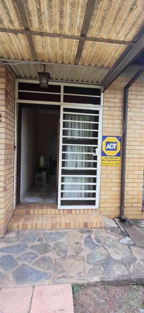 To Let 1 Bedroom Property for Rent in Silverton Gauteng
