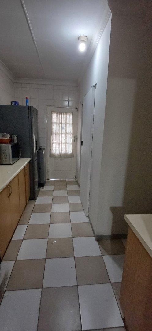 To Let 1 Bedroom Property for Rent in Silverton Gauteng