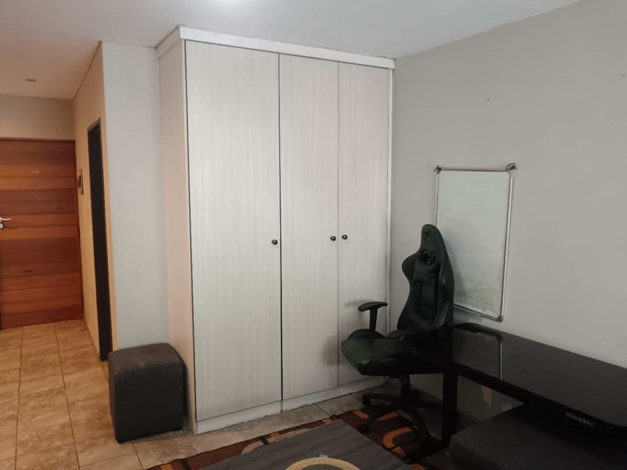 1 Bedroom Property for Sale in Hatfield Gauteng