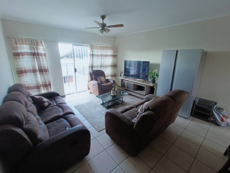 2 Bedroom Property for Sale in The Reeds Gauteng