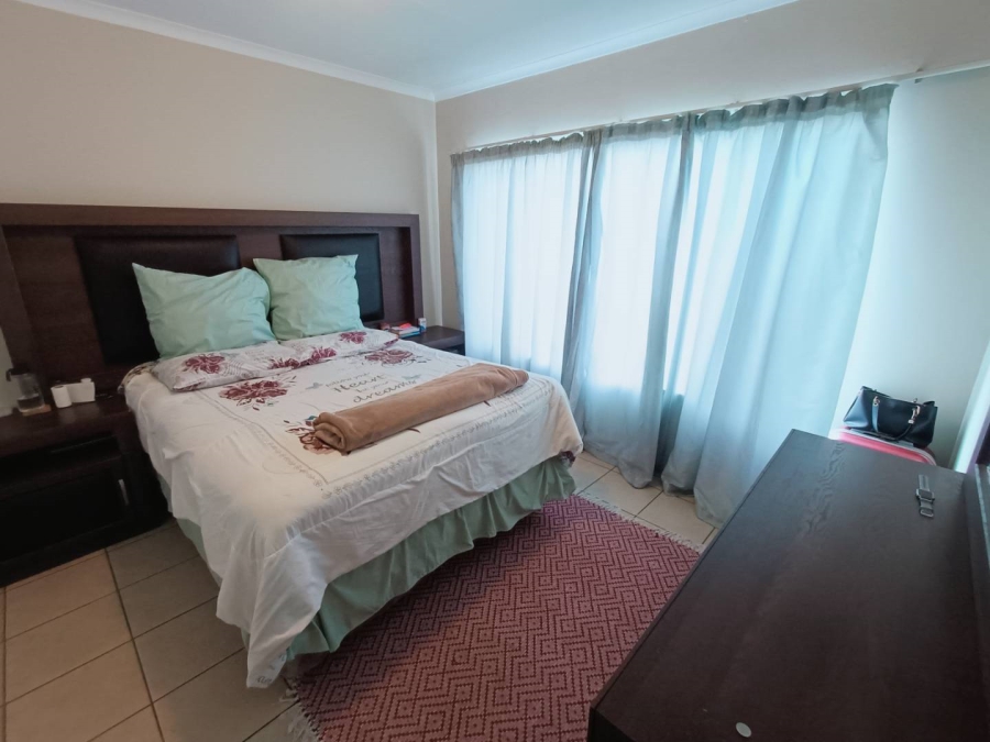 2 Bedroom Property for Sale in The Reeds Gauteng