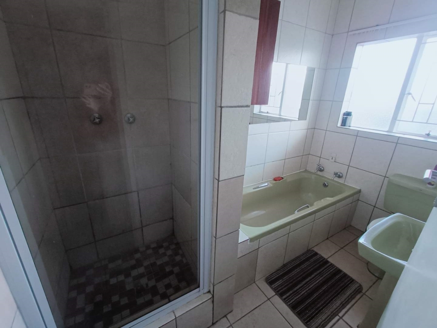 2 Bedroom Property for Sale in The Reeds Gauteng