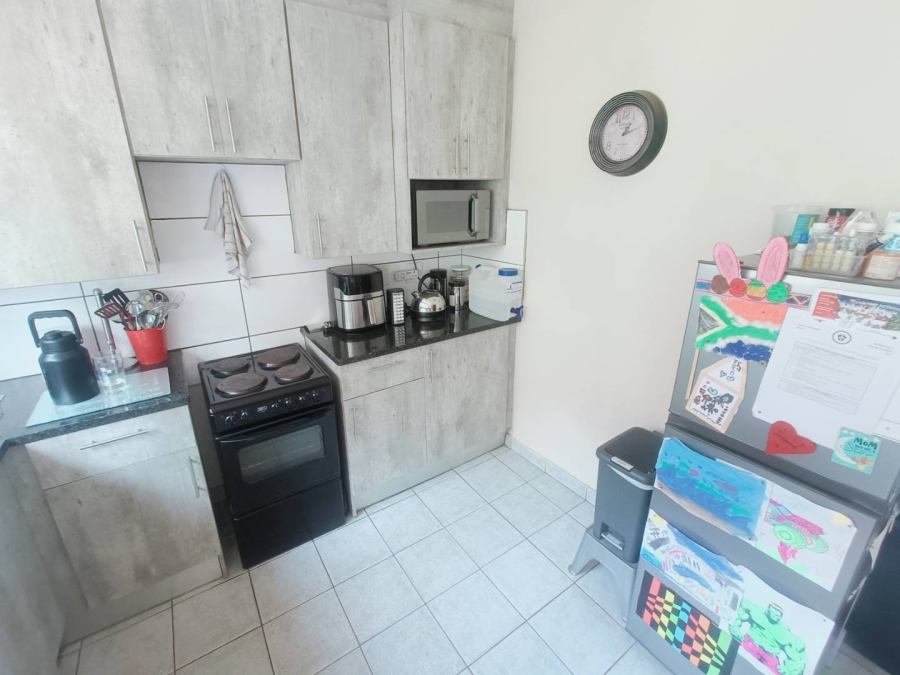 2 Bedroom Property for Sale in Hennopspark Gauteng