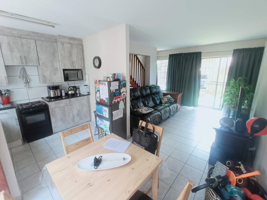 2 Bedroom Property for Sale in Hennopspark Gauteng