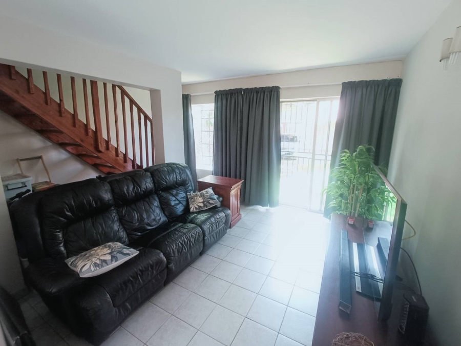 2 Bedroom Property for Sale in Hennopspark Gauteng