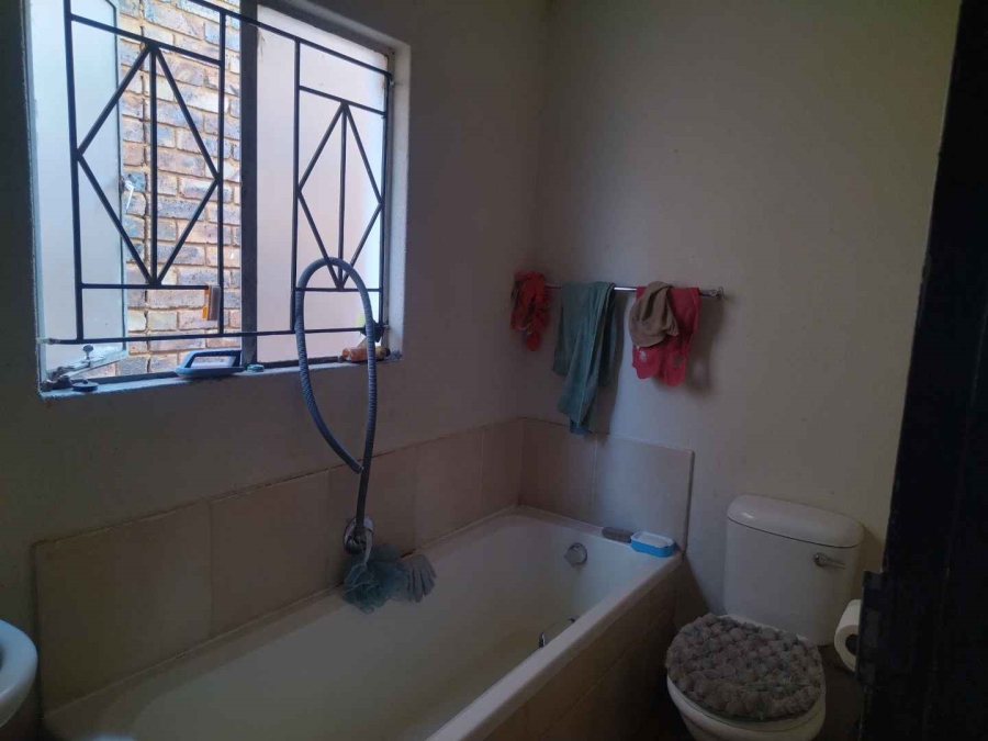 2 Bedroom Property for Sale in Soshanguve VV Gauteng