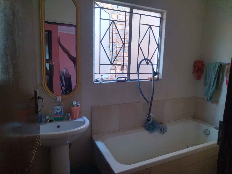 2 Bedroom Property for Sale in Soshanguve VV Gauteng