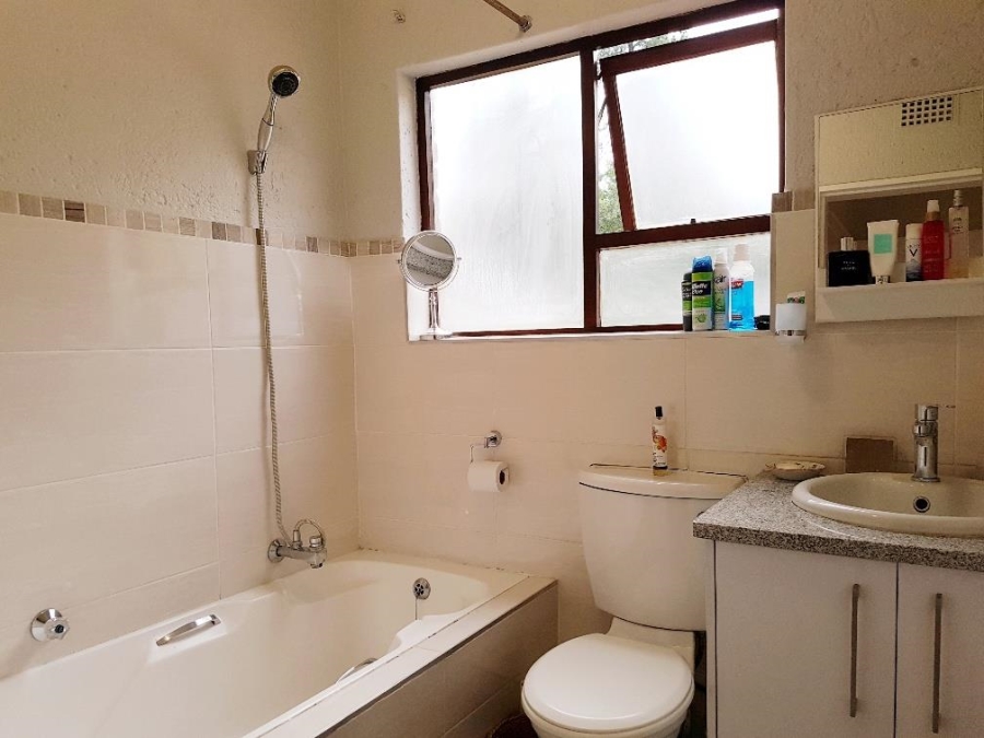 To Let 3 Bedroom Property for Rent in Morningside Gauteng