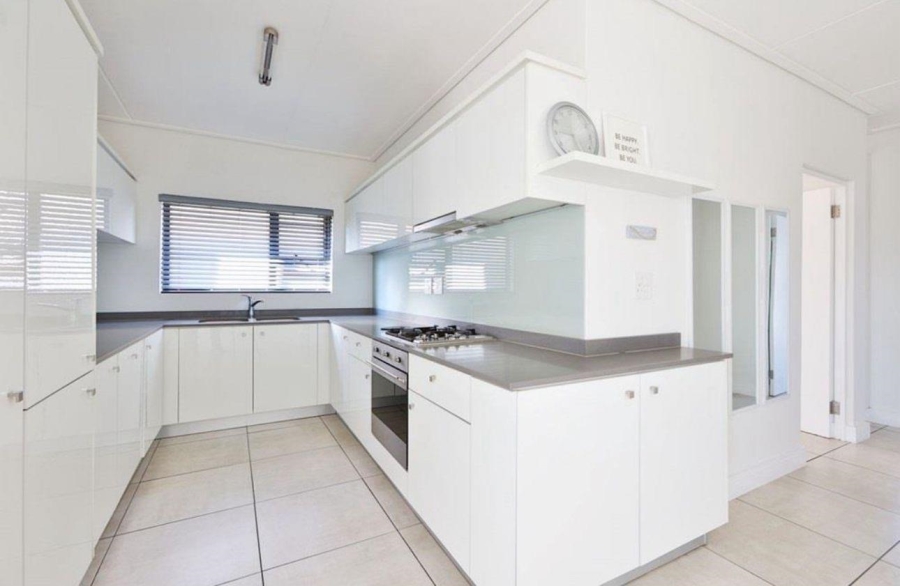 To Let 3 Bedroom Property for Rent in Waterfall Gauteng