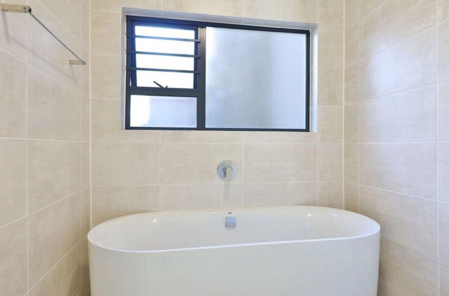 To Let 3 Bedroom Property for Rent in Waterfall Gauteng