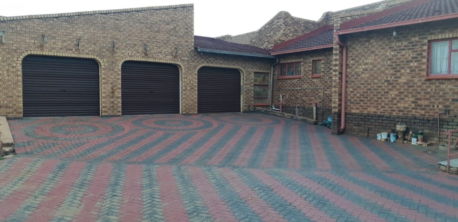 3 Bedroom Property for Sale in Soshanguve DD Gauteng