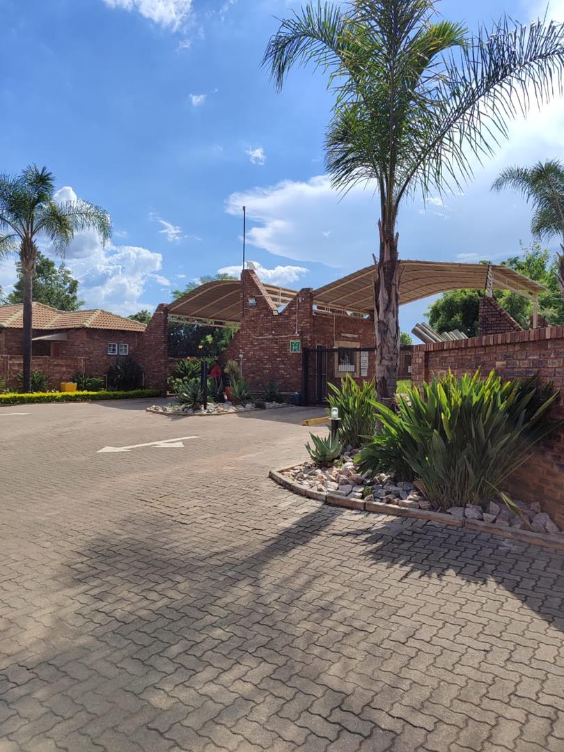 2 Bedroom Property for Sale in Andeon Gauteng