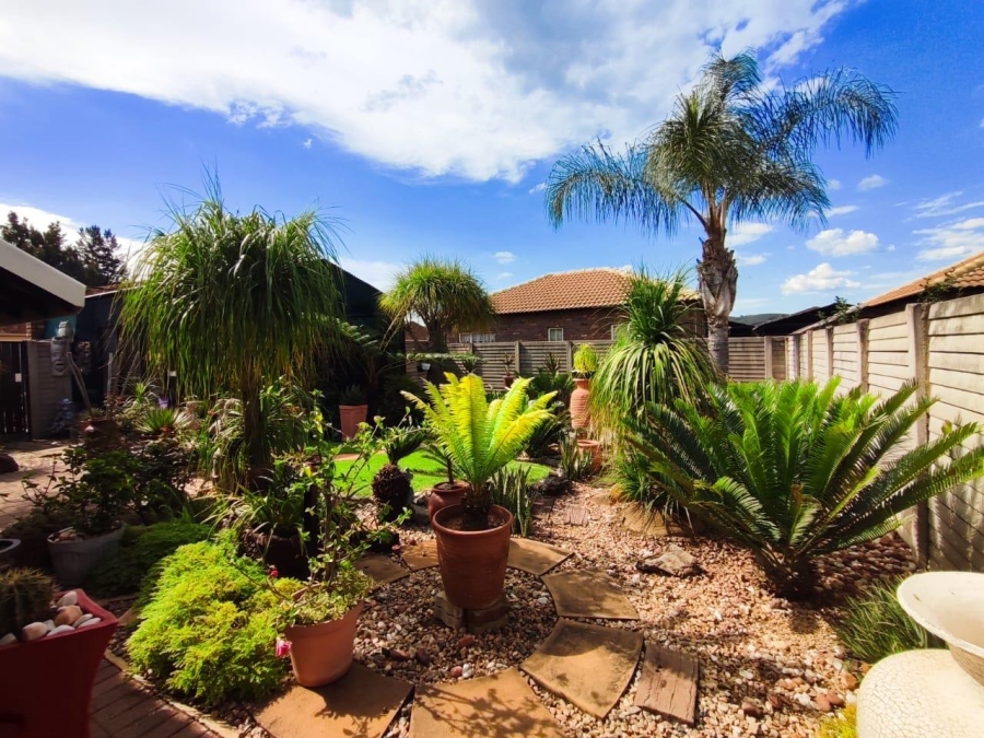 2 Bedroom Property for Sale in Andeon Gauteng