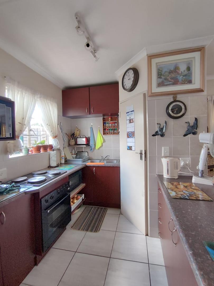 2 Bedroom Property for Sale in Andeon Gauteng