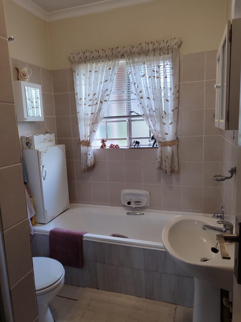 2 Bedroom Property for Sale in Andeon Gauteng