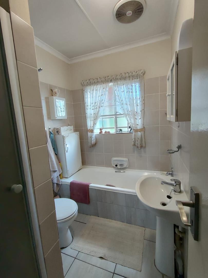 2 Bedroom Property for Sale in Andeon Gauteng