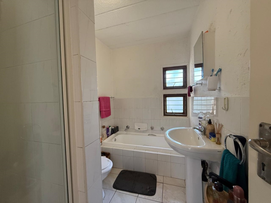 2 Bedroom Property for Sale in Sandown Gauteng