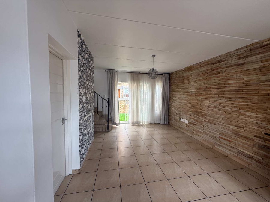 To Let 3 Bedroom Property for Rent in Wilgeheuwel Gauteng